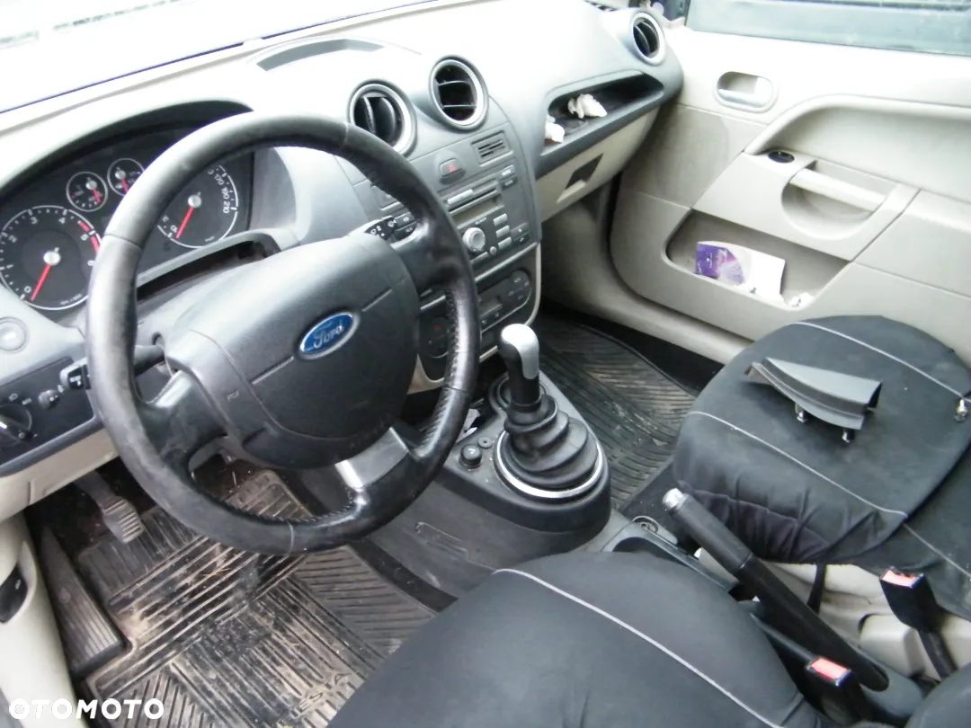 Ford Fiesta MK 5 FL  1.6 TDCi 90KM silnik 90PS-DV6 skrzynia B5/IB5 lakier J4 - 8