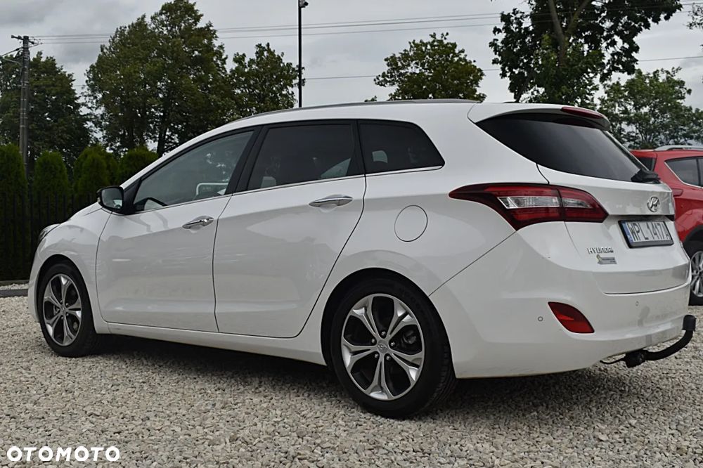 Hyundai i30 i30cw 1.6 CRDi Fifa World Cup Edition - 6