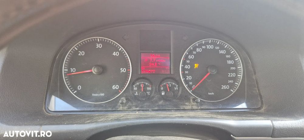 Volkswagen Touran - 6