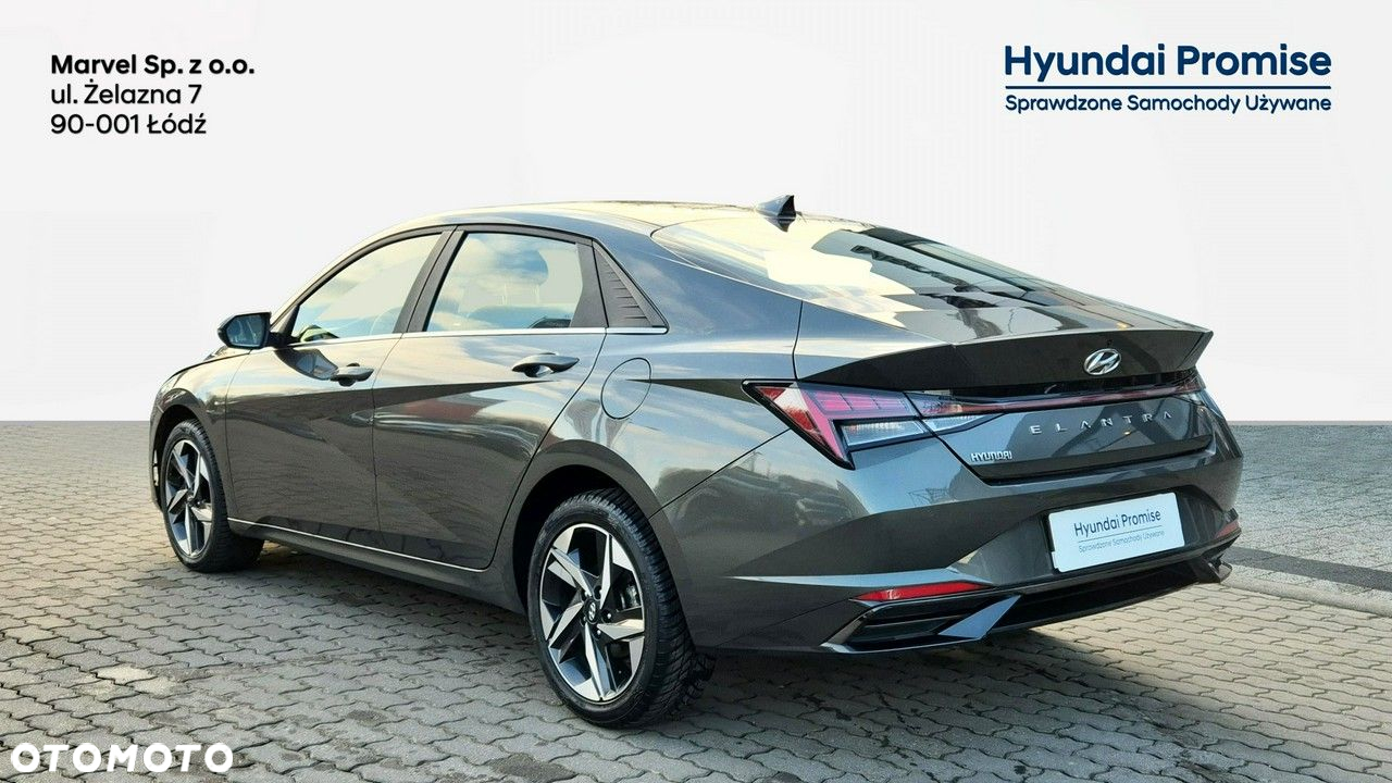 Hyundai Elantra - 3