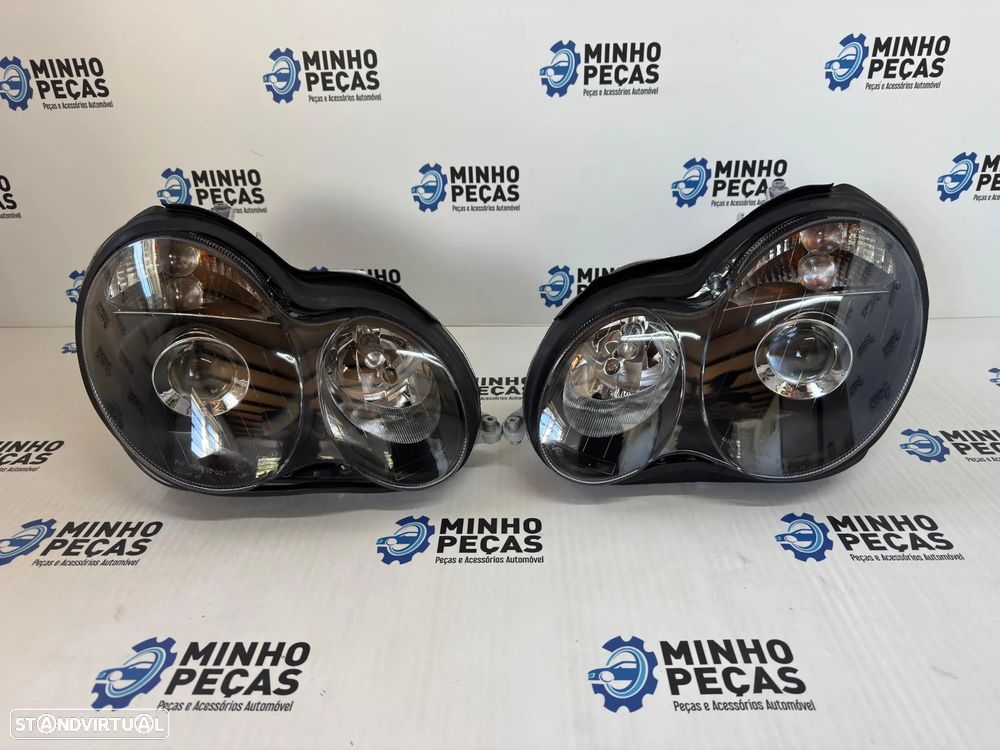 Faróis frontais Mercedes (W203) Fundo Preto