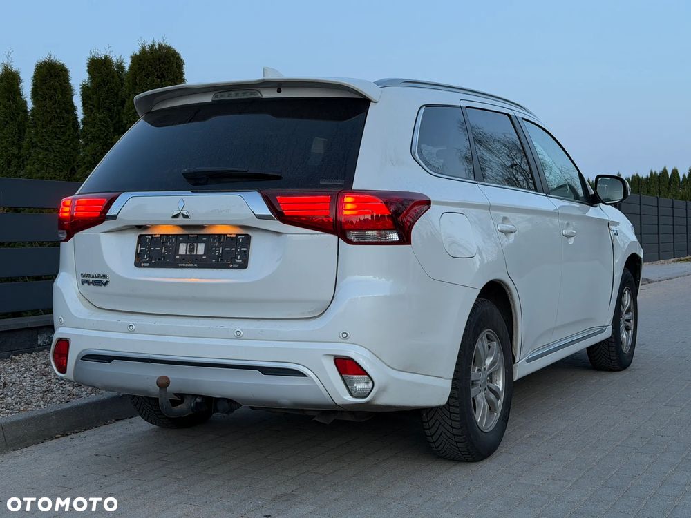 Mitsubishi Outlander Intense + - 8