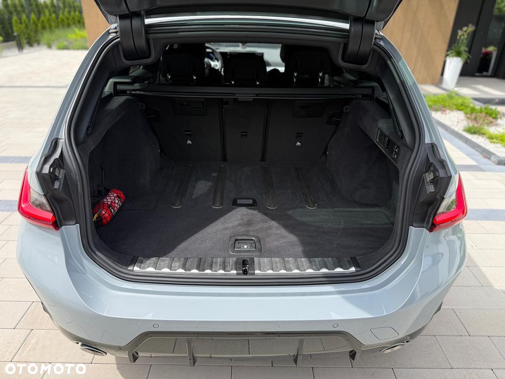 BMW Seria 3 320d xDrive Edition M Sport Shadow - 25
