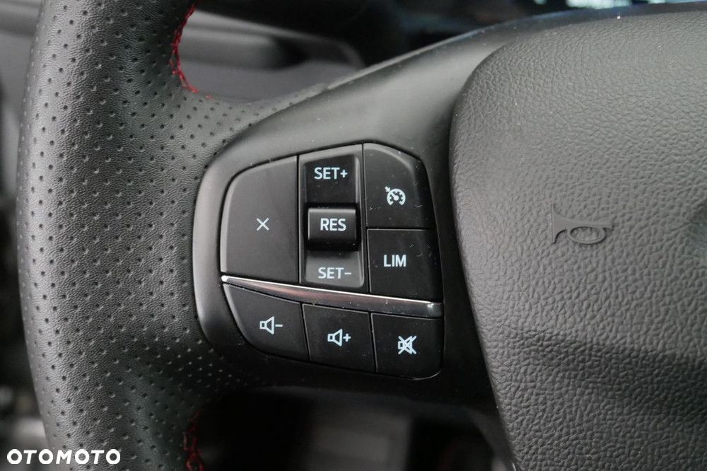 Ford Kuga - 27