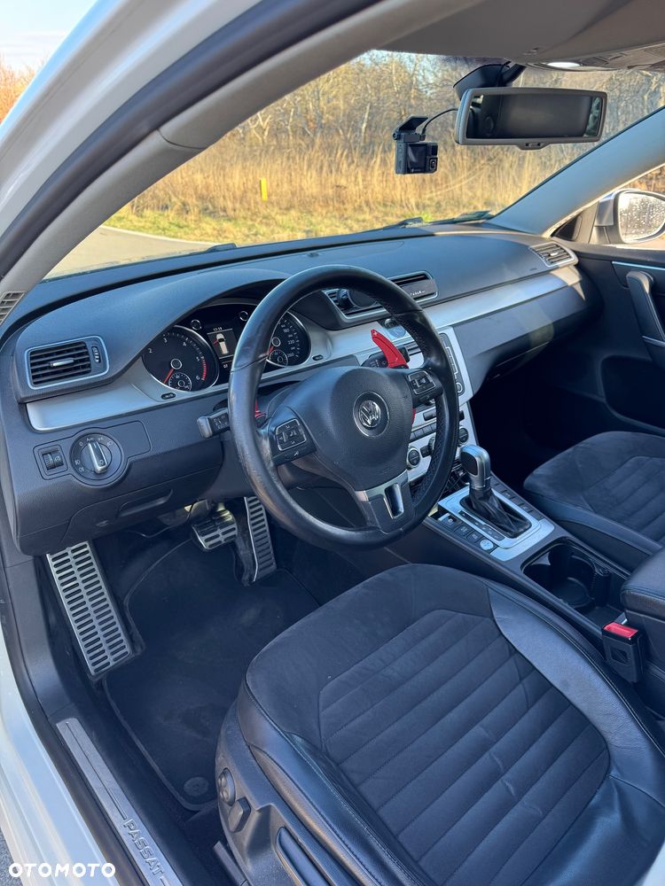 Volkswagen Passat 2.0 TDI Highline R-Style DSG - 18