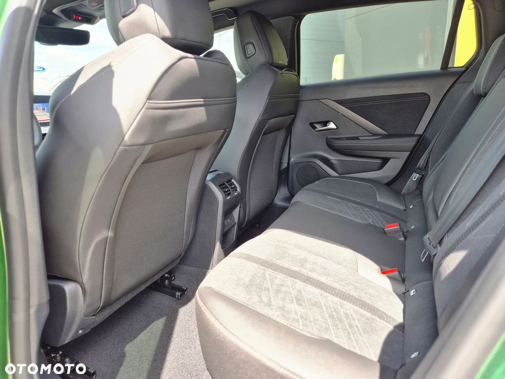 Opel Astra 1.2 T mHEV Ultimate S&S eDTC - 20