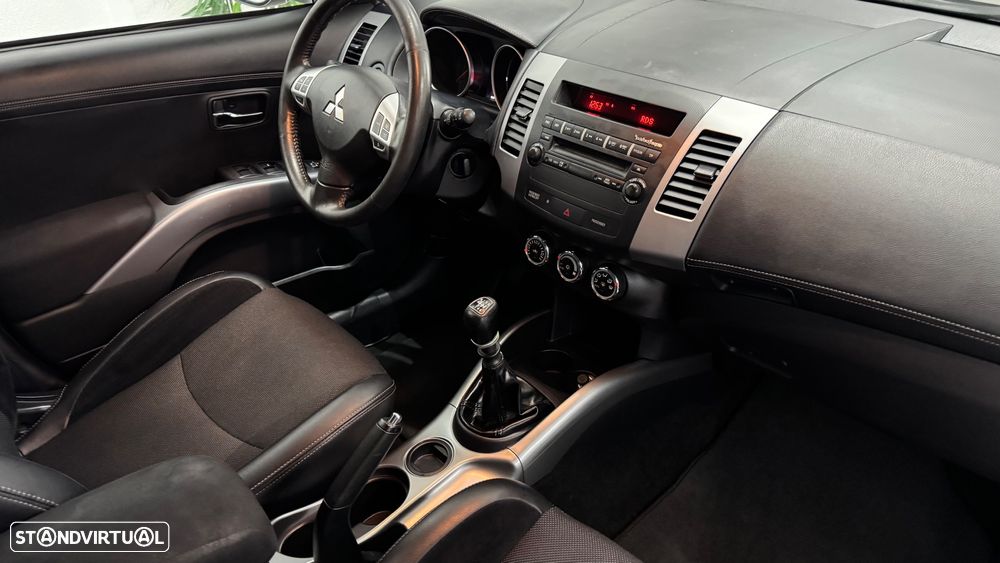 Mitsubishi Outlander 2.2 DI-D Instyle 4WD - 28