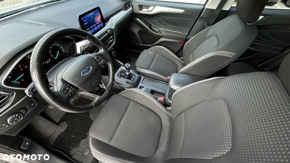 Ford Focus 1.0 EcoBoost Trend - 19