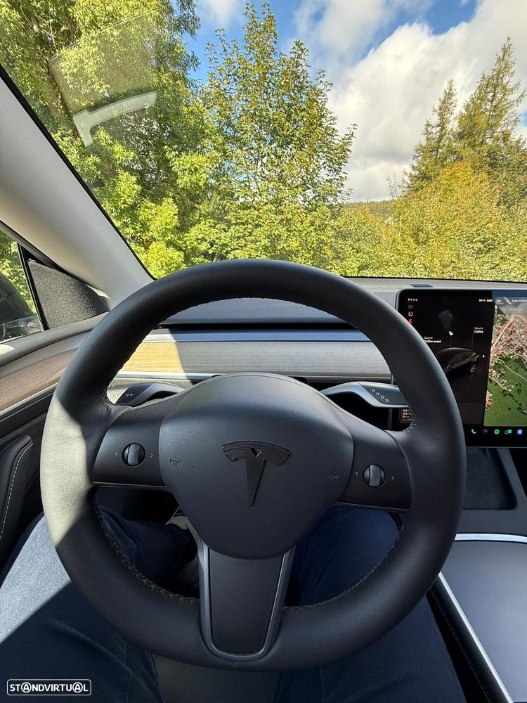 Tesla Model Y Standard - 12