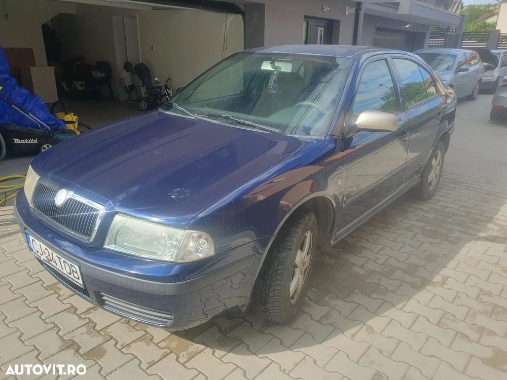 Skoda Octavia 1.6 Ambiente - 2