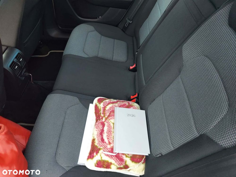Volkswagen Passat 2.0 TDI DSG Comfortline - 11