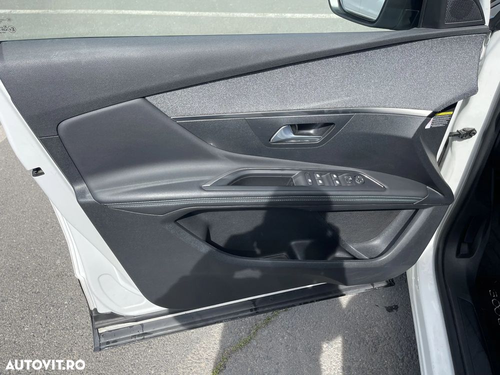 Peugeot 3008 225 e-EAT8 Allure Pack - 11