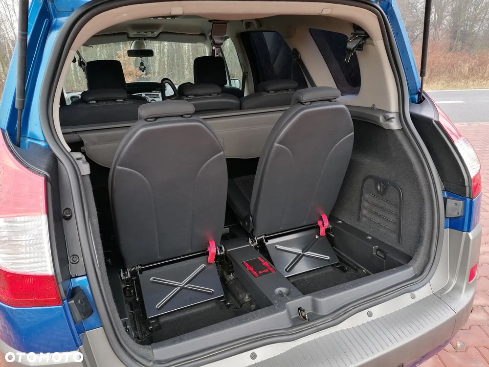 Renault Grand Scenic 2.0 16V Avantage - 29