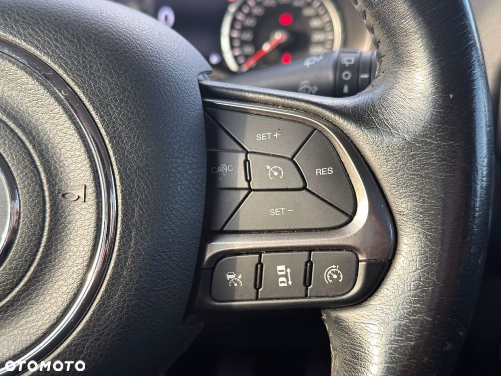 Jeep Renegade - 38
