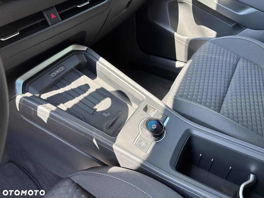 Volkswagen T-Roc 1.5 eTSI Life DSG - 24