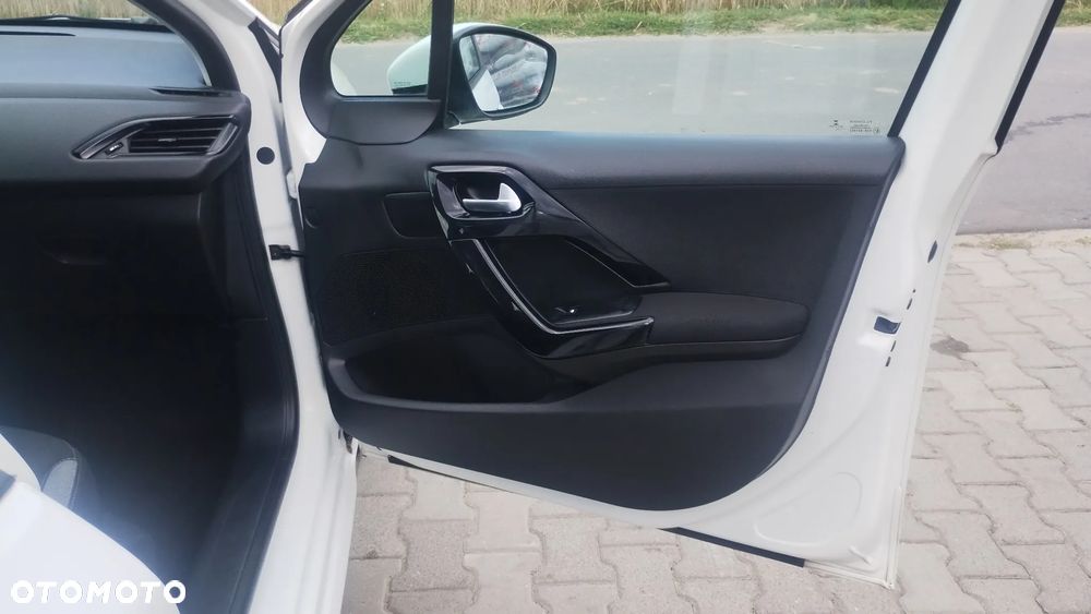 Peugeot 208 1.6 BlueHDi Active S&S - 18