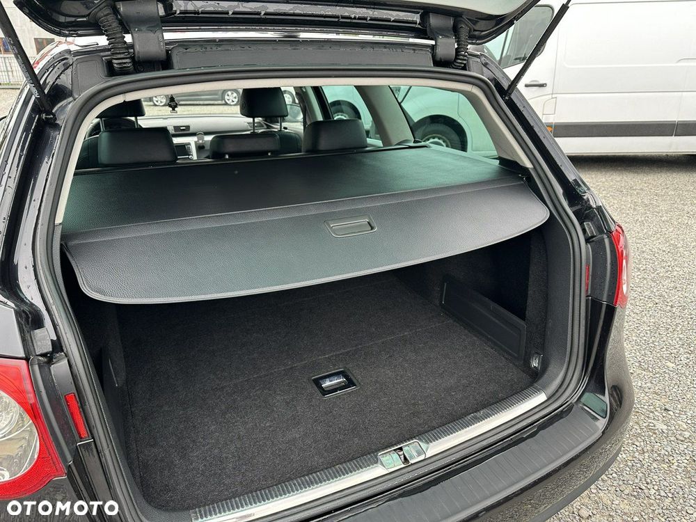 Volkswagen Passat - 11