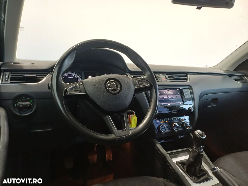 Skoda Octavia 1.6 TDI Ambition - 6
