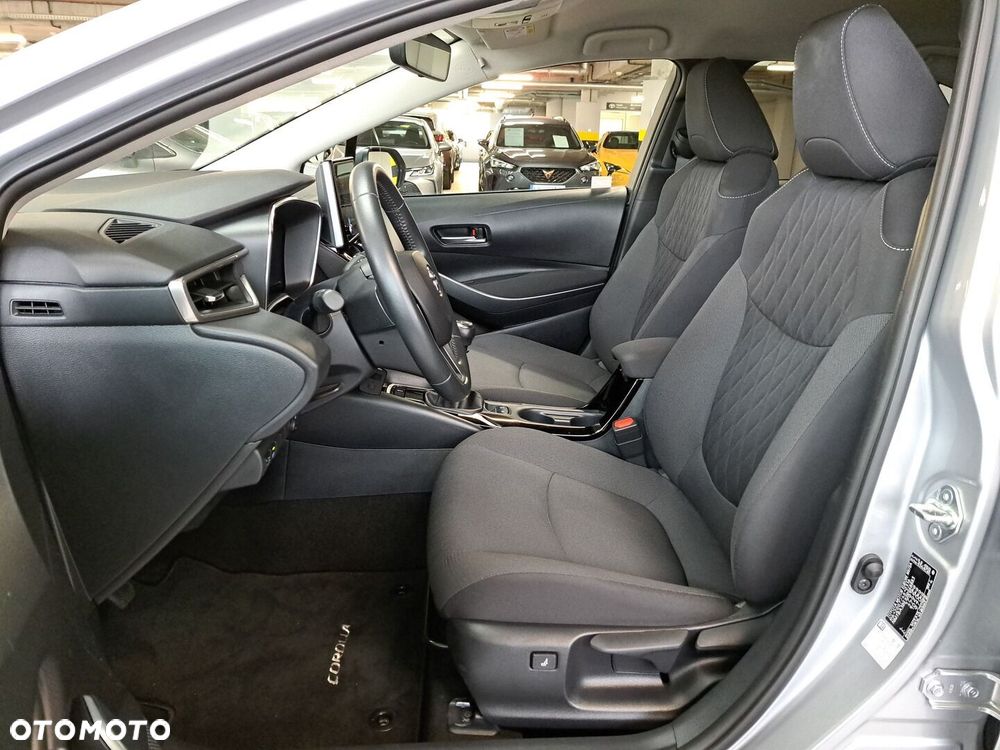 Toyota Corolla - 12