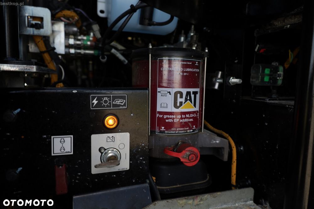 Caterpillar M317F - 40