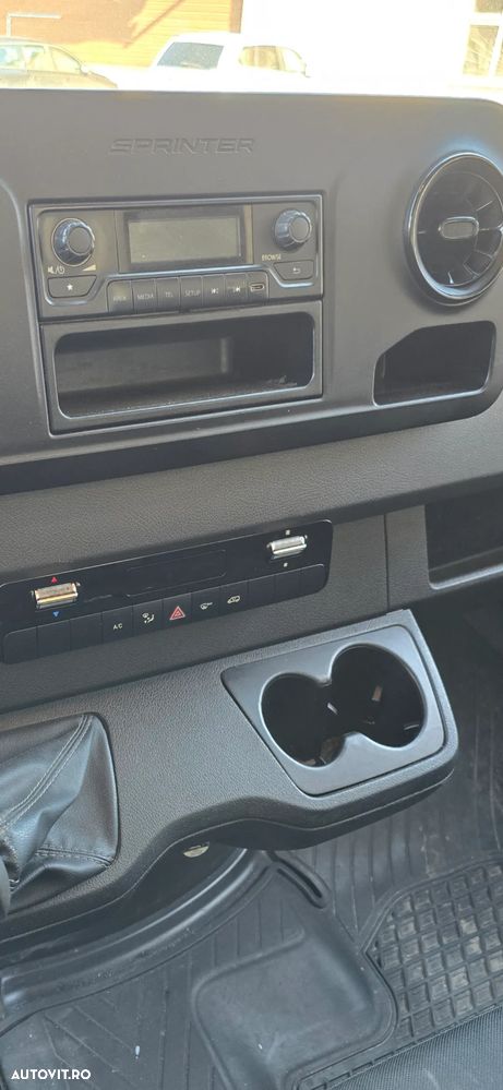 Mercedes-Benz Sprinter - 16