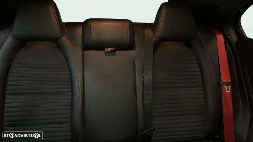 Mercedes-Benz A 45 AMG 4-Matic - 16