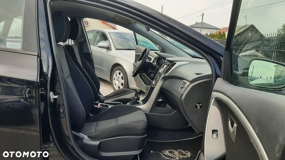 Hyundai i30 1.4 Trend - 12