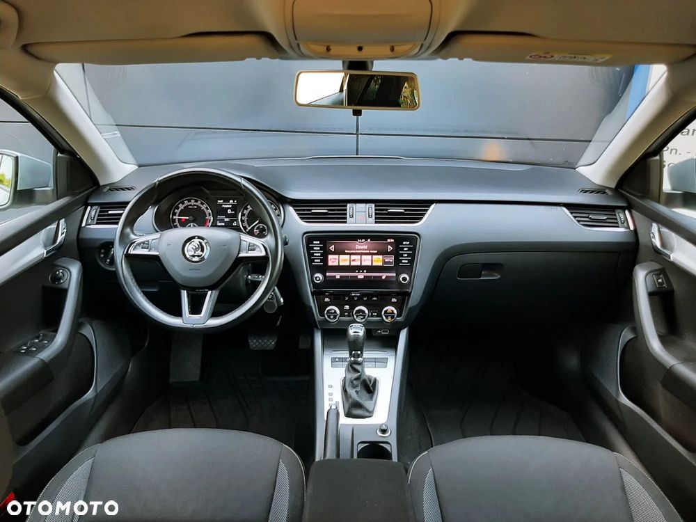 Skoda Octavia 2.0 TDI Ambition DSG - 18