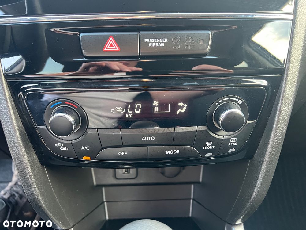 Suzuki Vitara 1.0 Boosterjet Premium 4WD - 16