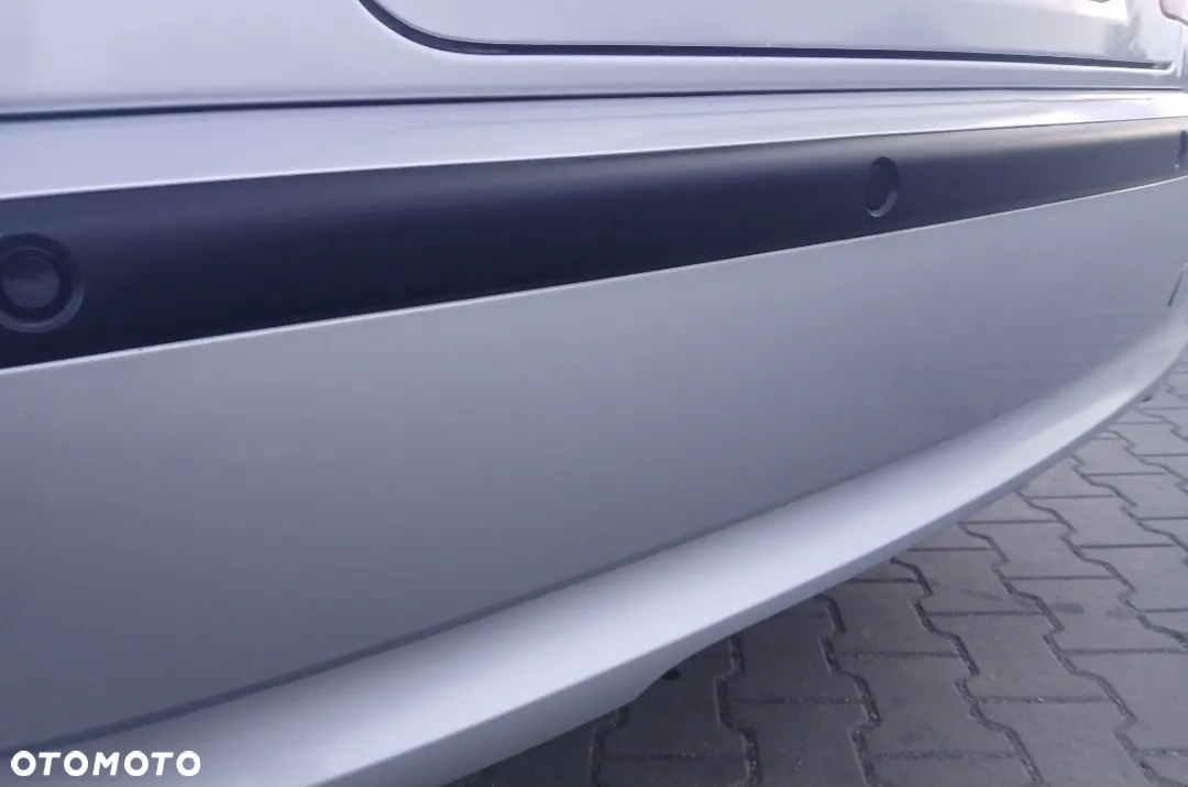 BMW Seria 3 318i - 11