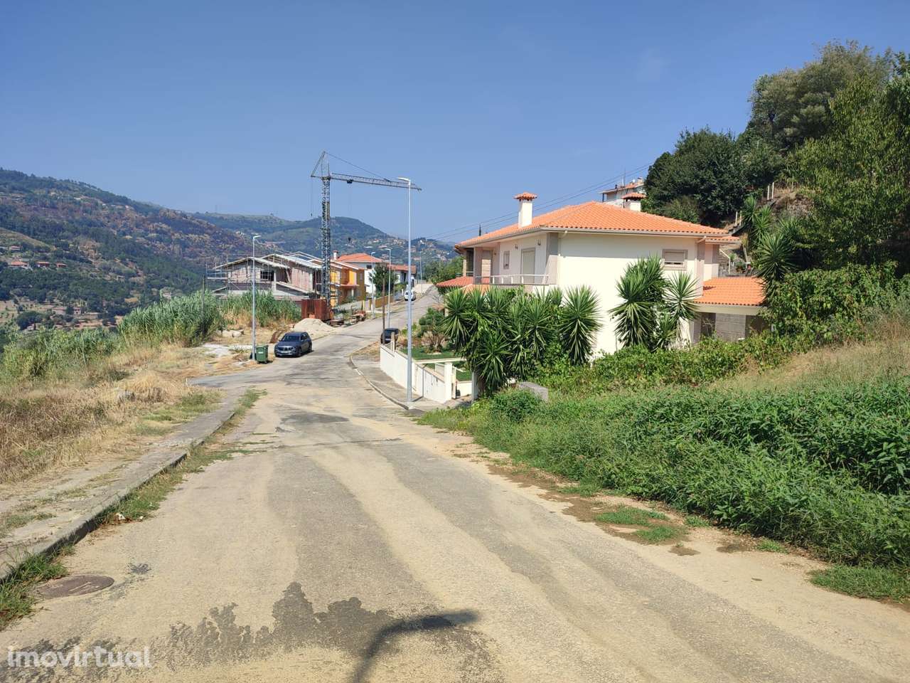 Lote para construção de moradia com 4 frentes, junto ao Rio Douro - Grande imagem: 2/11
