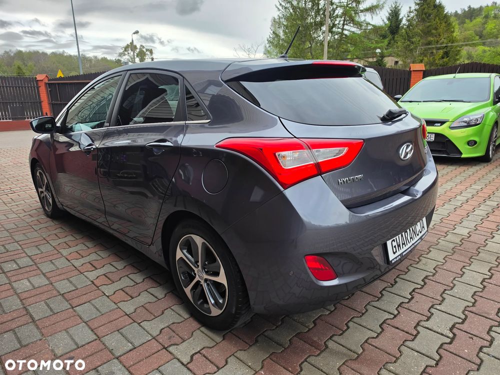 Hyundai i30 blue 1.6 GDI Passion - 11