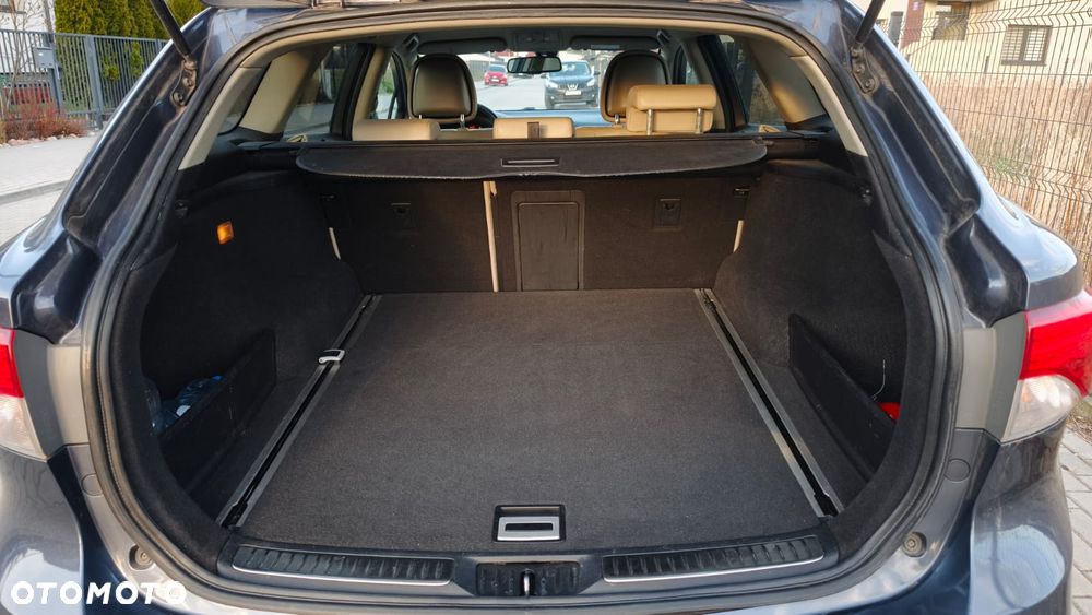 Toyota Avensis 1.8 Style - 13