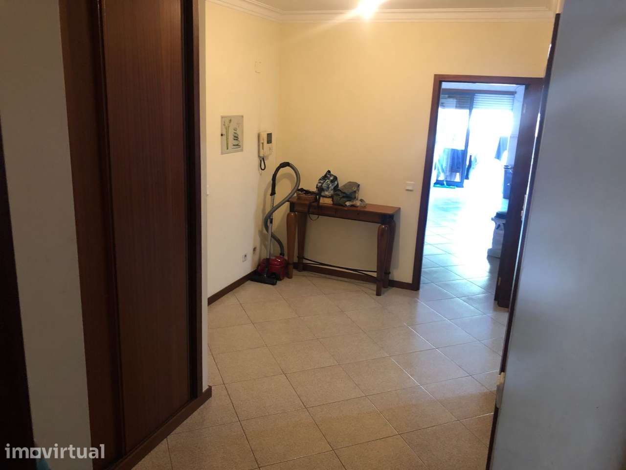 Apartamento T2 com varanda e garagem em Braga - Grande imagem: 3/10