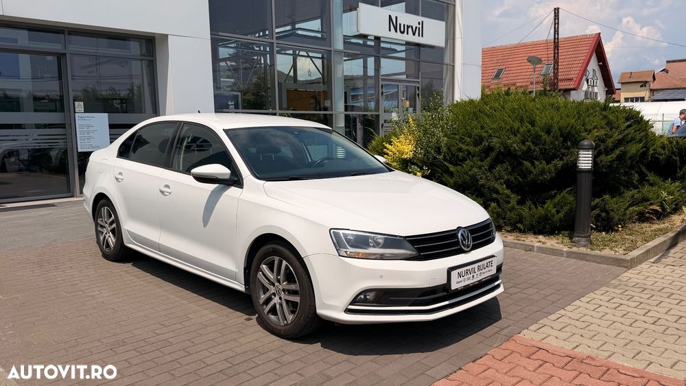 Volkswagen Jetta - 2
