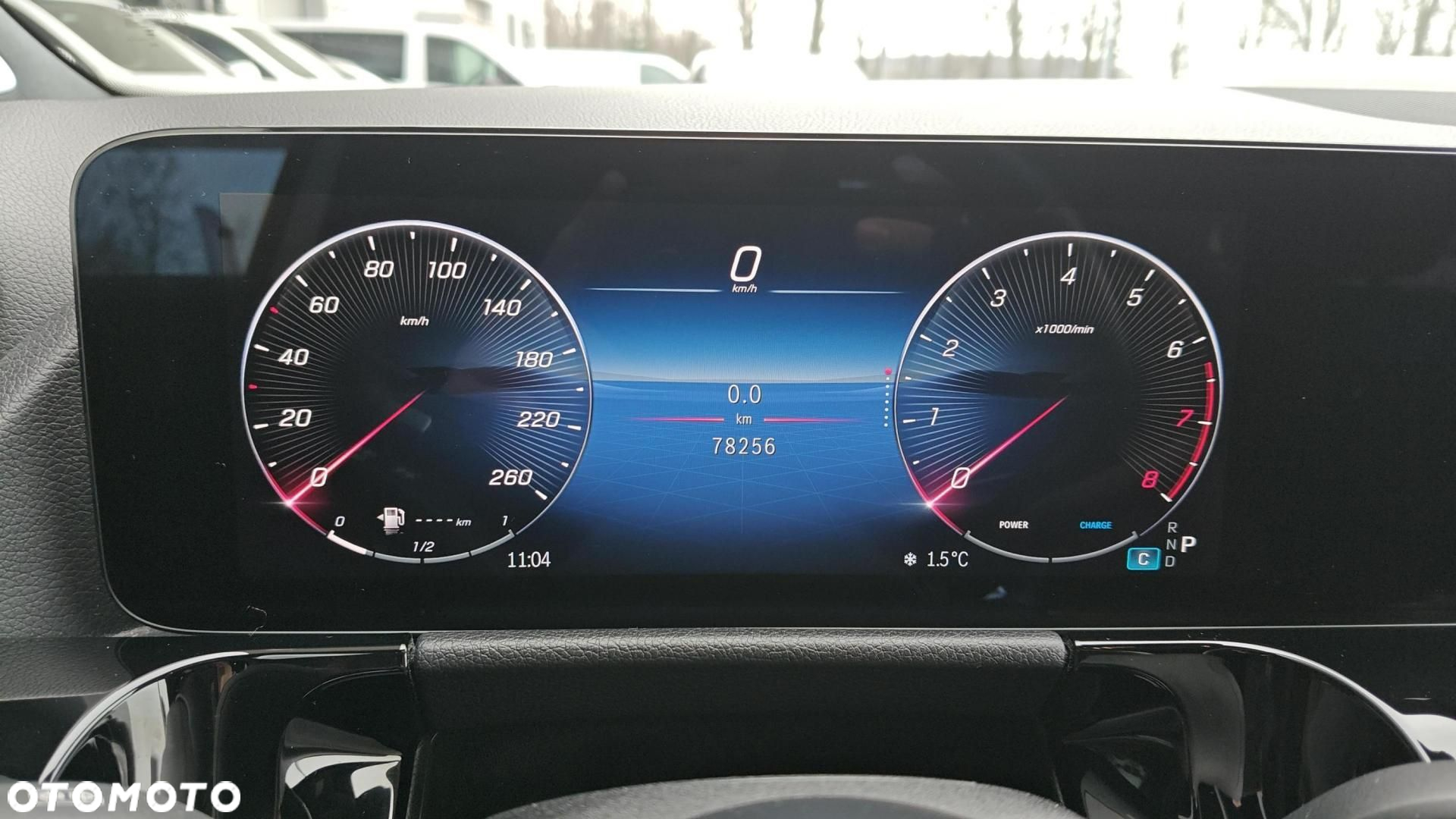 Mercedes-Benz GLA - 11