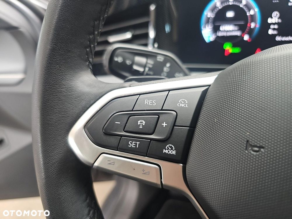 Volkswagen Passat - 14