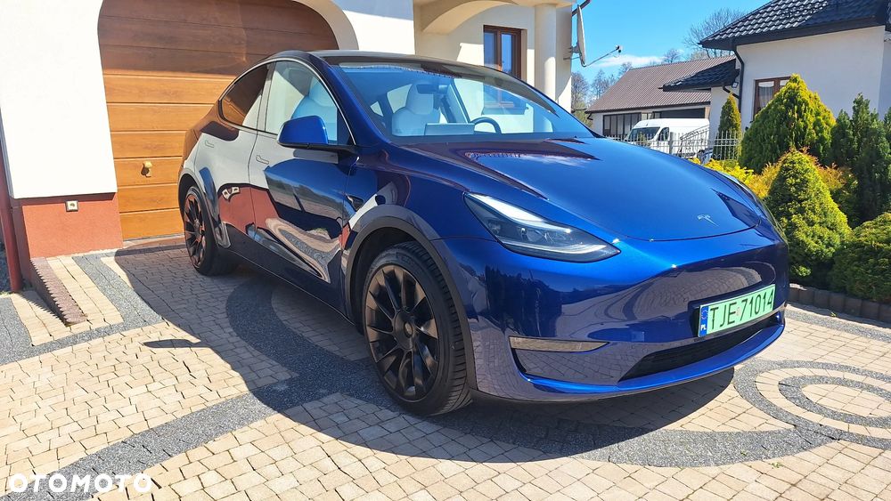 Tesla Model Y - 2