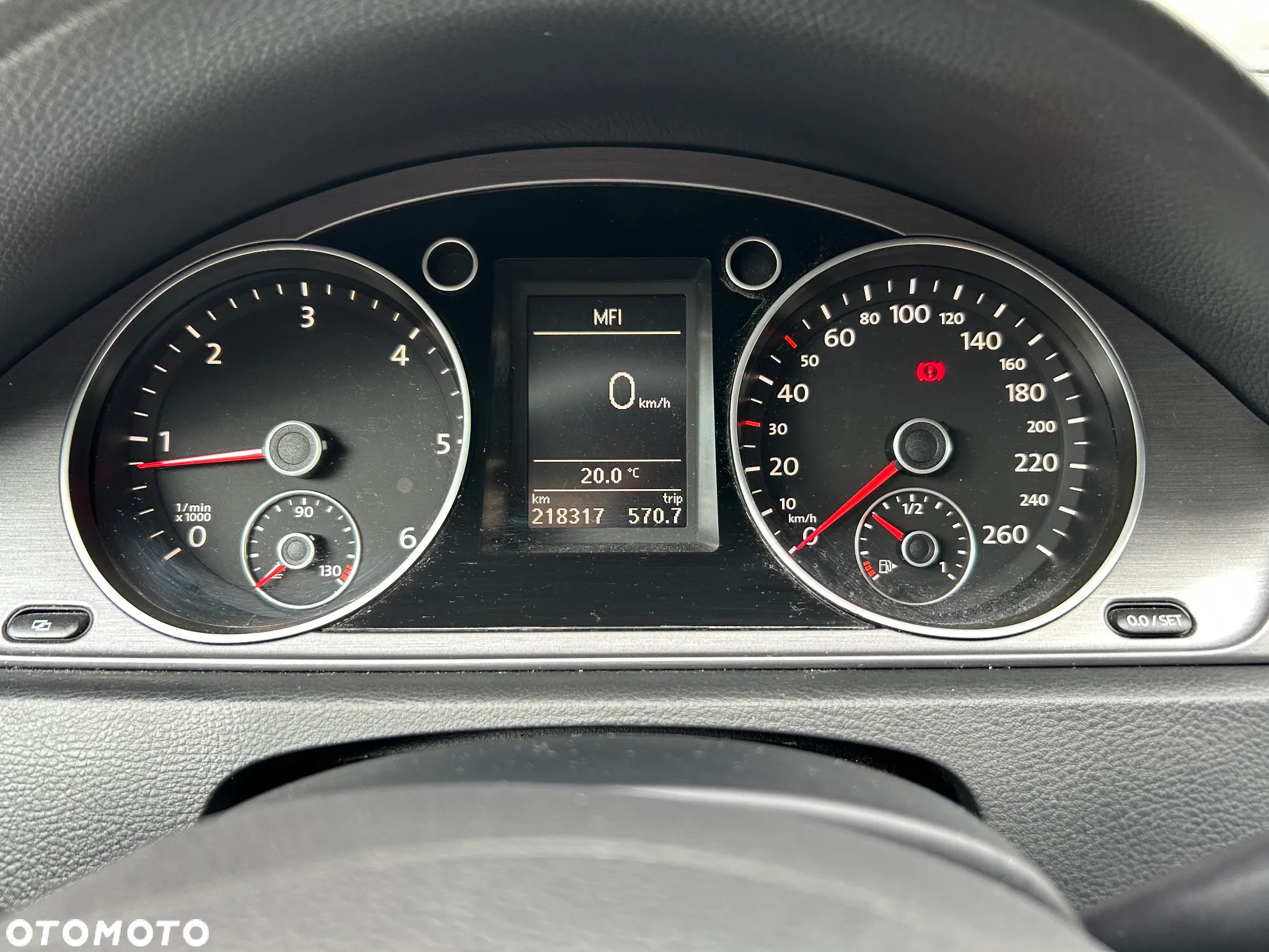 Volkswagen Passat 2.0 TDI DPF Comfortline - 24