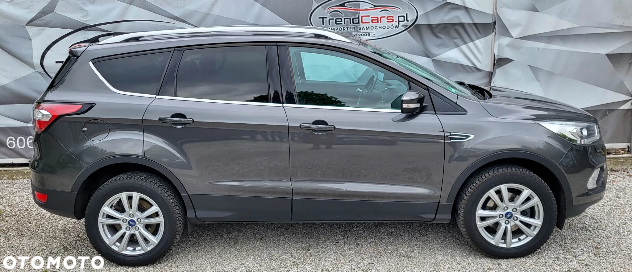 Ford Kuga 1.5 EcoBoost TITANIUM - 4