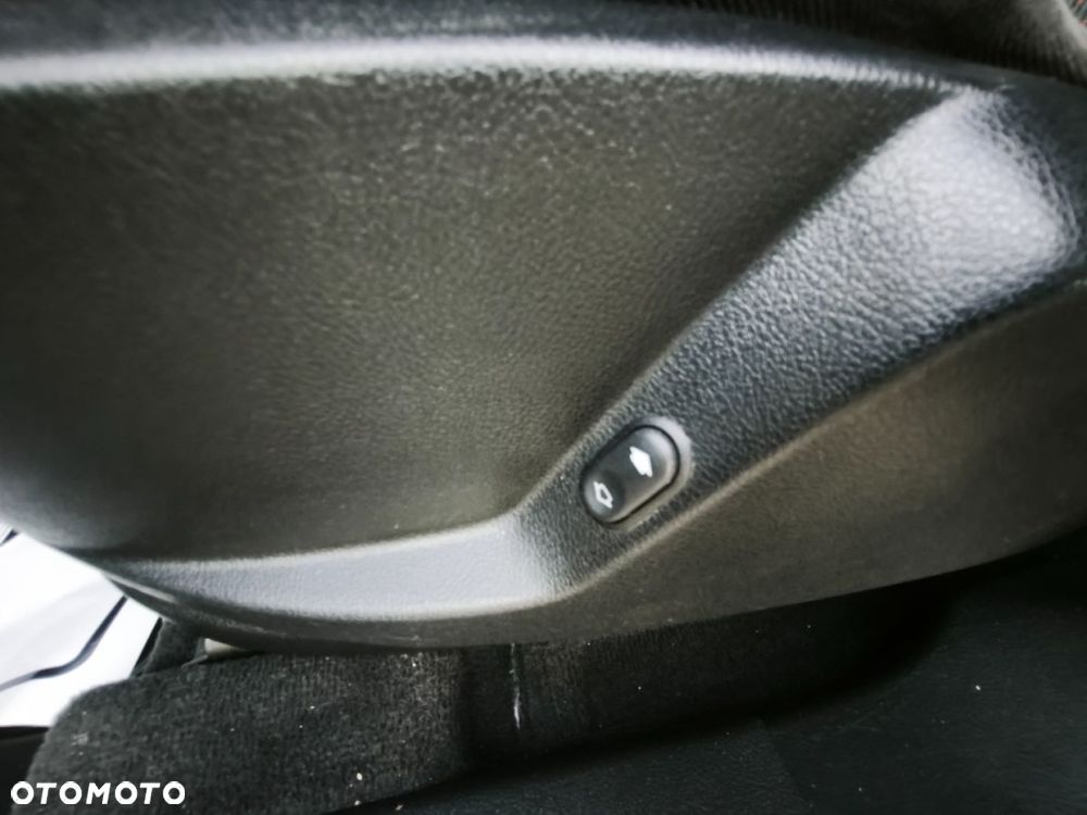 Ford S-Max - 13