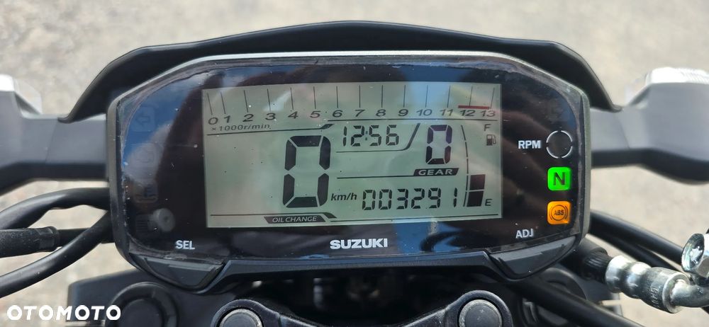 Suzuki GSX - 6