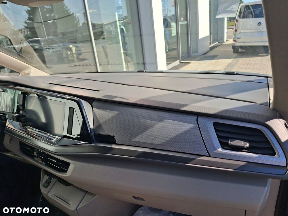 Volkswagen Multivan - 23