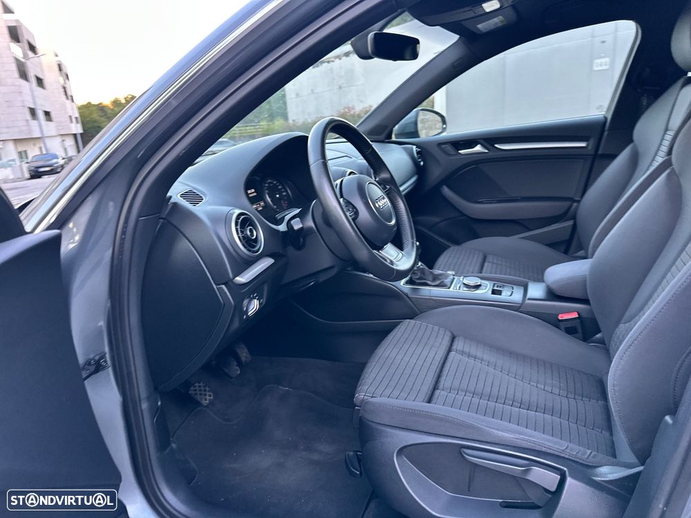Audi A3 Sportback 1.6 TDI S-line - 25