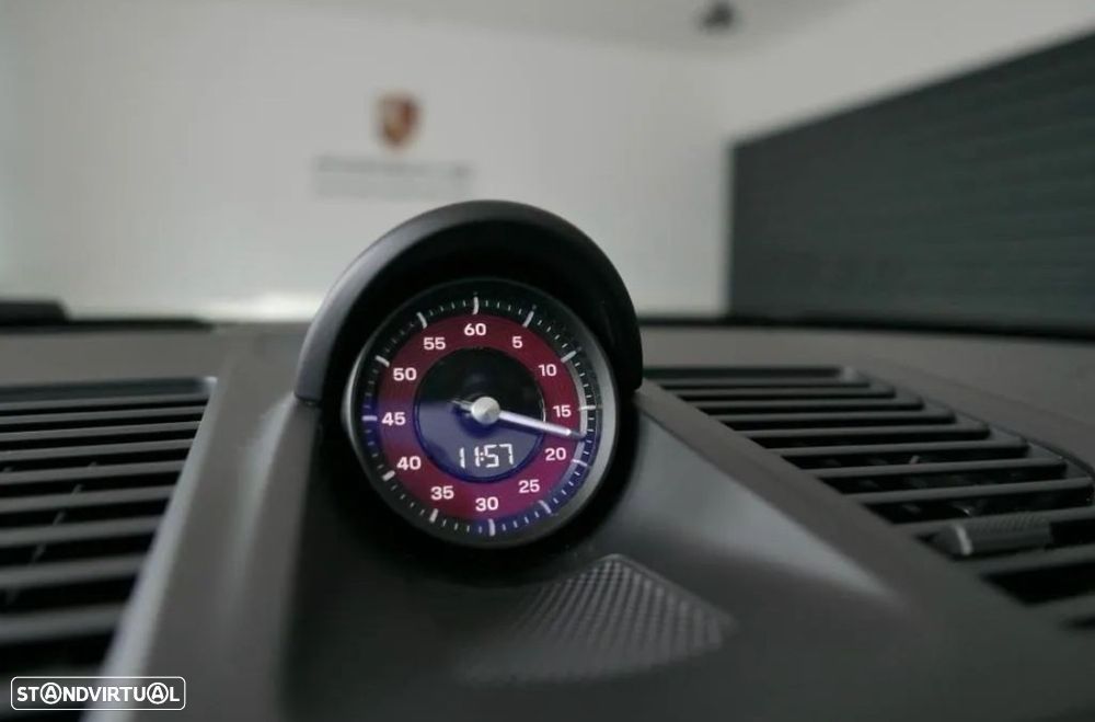 Porsche 911 (992) Carrera Cabrio 4 GTS PDK - 35