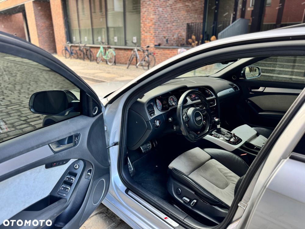 Audi S4 Limousine - 30