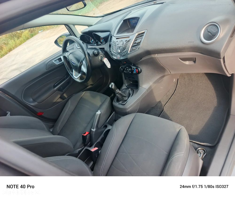 Ford Fiesta 1.5 TDCi Ambiente - 34