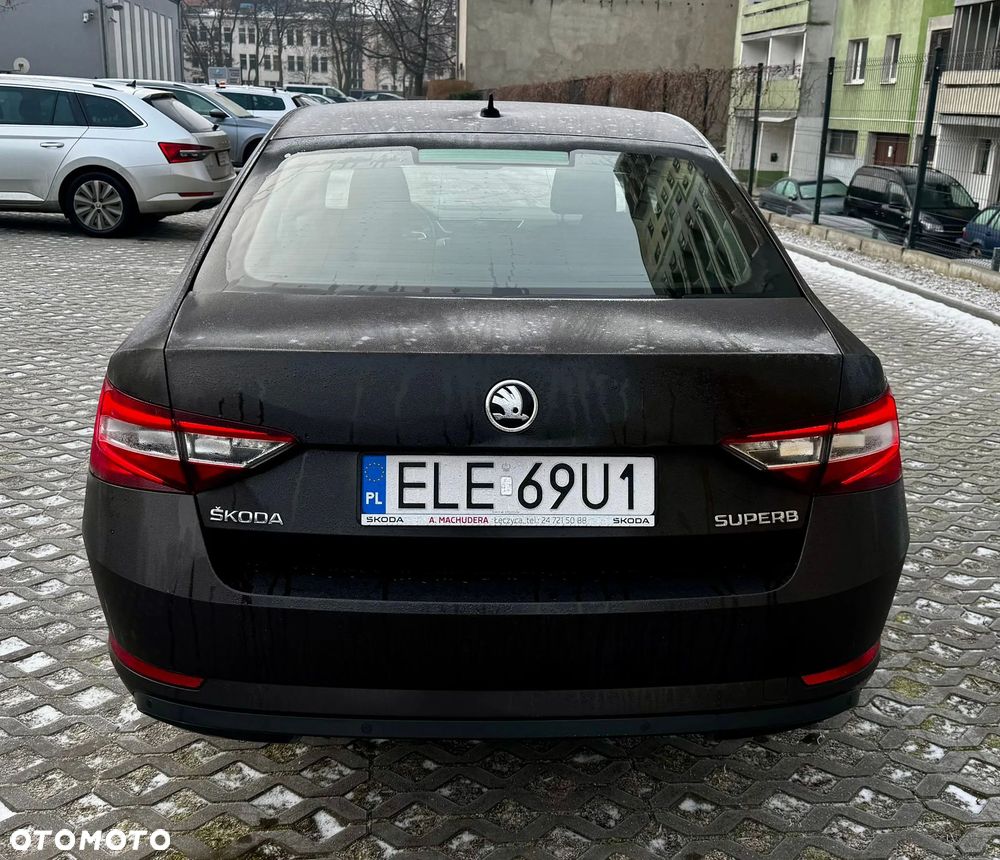 Skoda Superb 2.0 TDI Style - 11