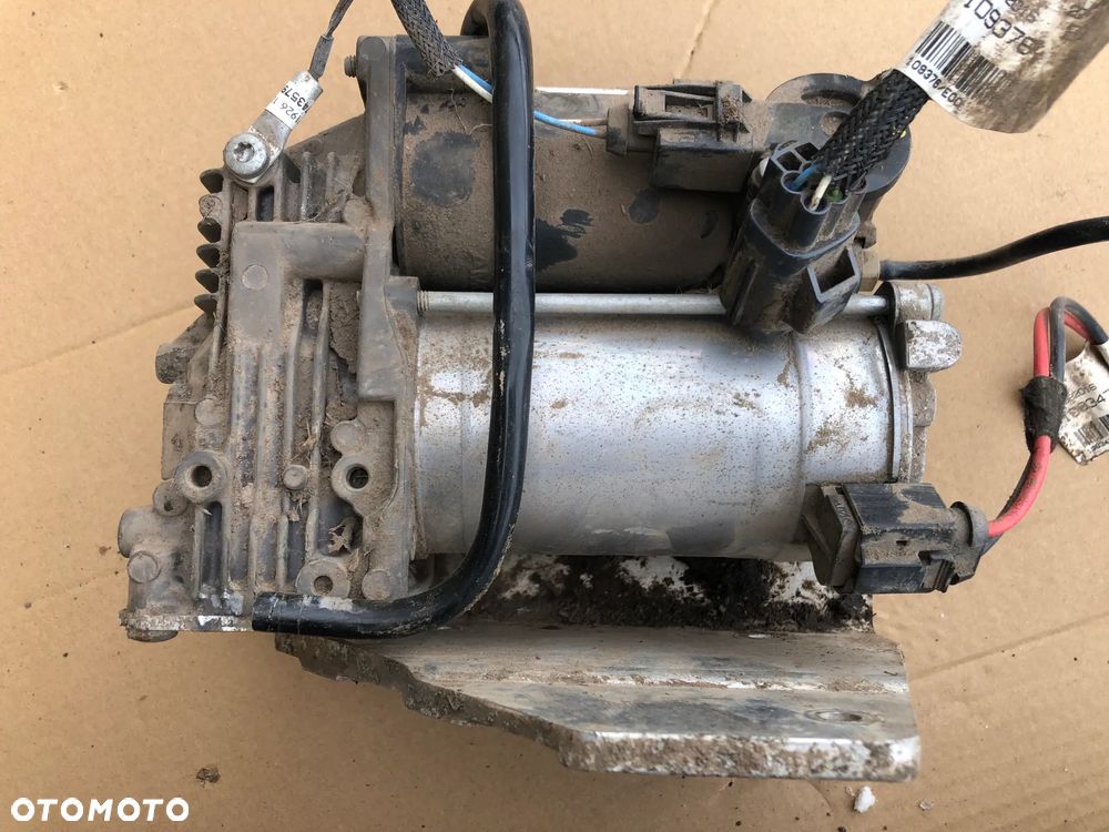 Kompresor zawieszenia AMK BH32-19G525 Land Rover Discovery 3 III & 4 IV / Range Rover Sport L320 - 1