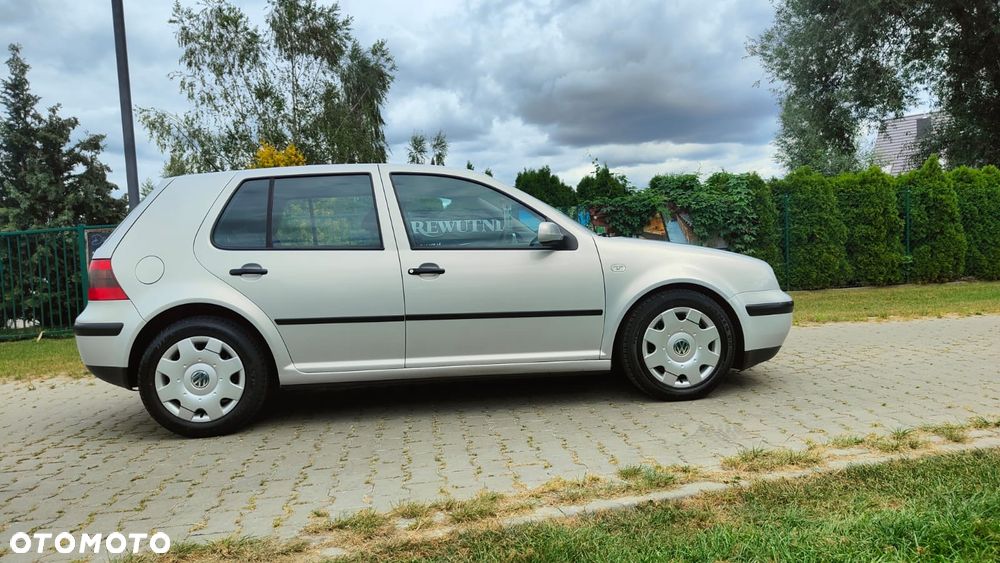 Volkswagen Golf - 11